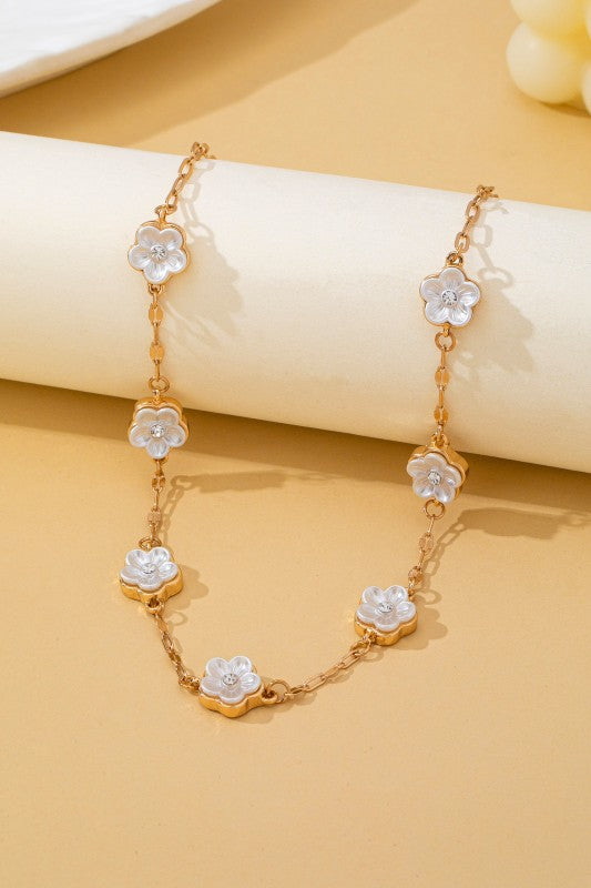 Blooming Gorgeous Crystal-Centered Pearl Flower Chain-Cute-Trendy-Shop-Womens-Boutique-Clothing-Store