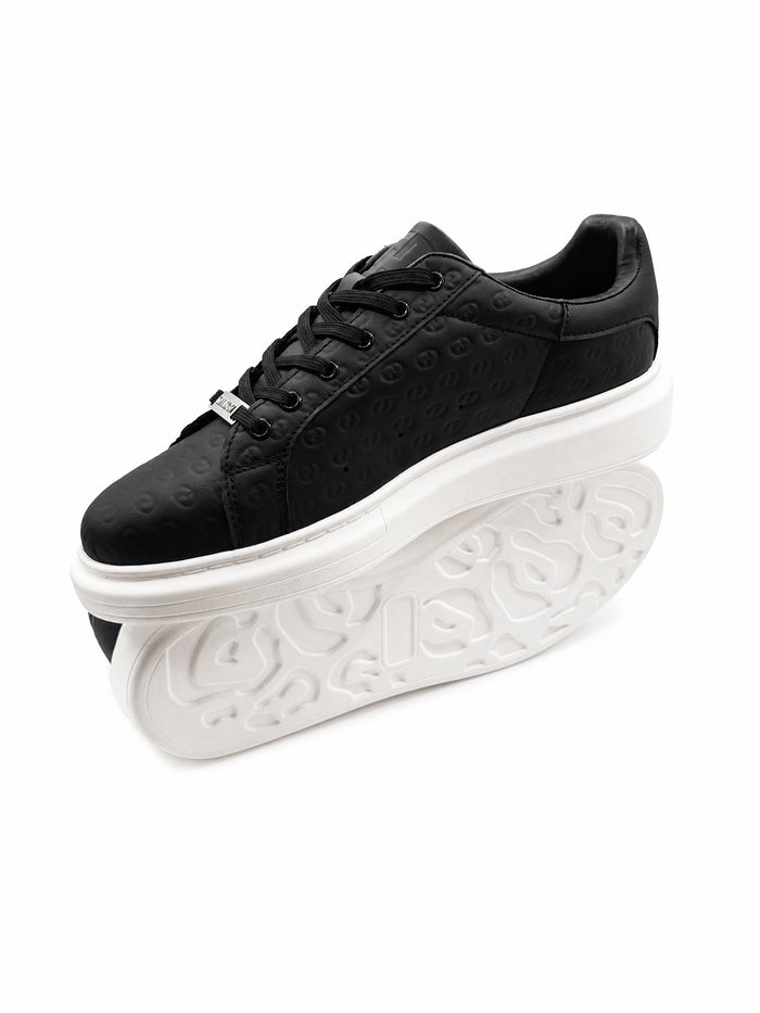 sneakers / Black Sneakers