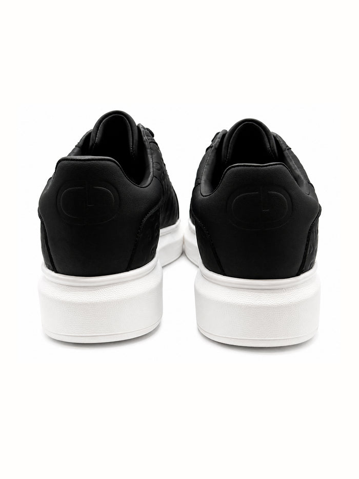 sneakers / Black Sneakers