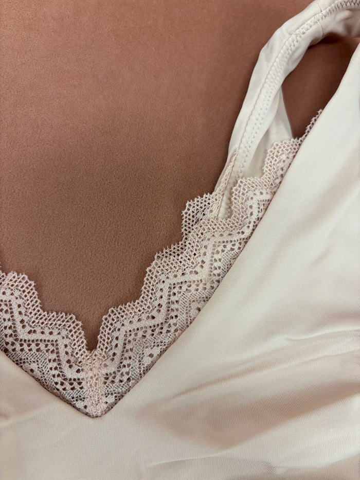 Bliss Lace Bralette - Ember Rose - Intimate Whispers