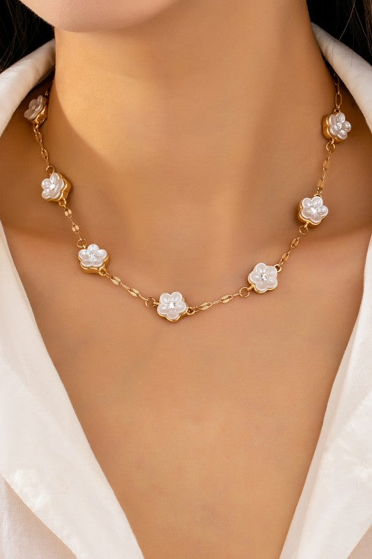 Blooming Gorgeous Crystal-Centered Pearl Flower Chain-Cute-Trendy-Shop-Womens-Boutique-Clothing-Store