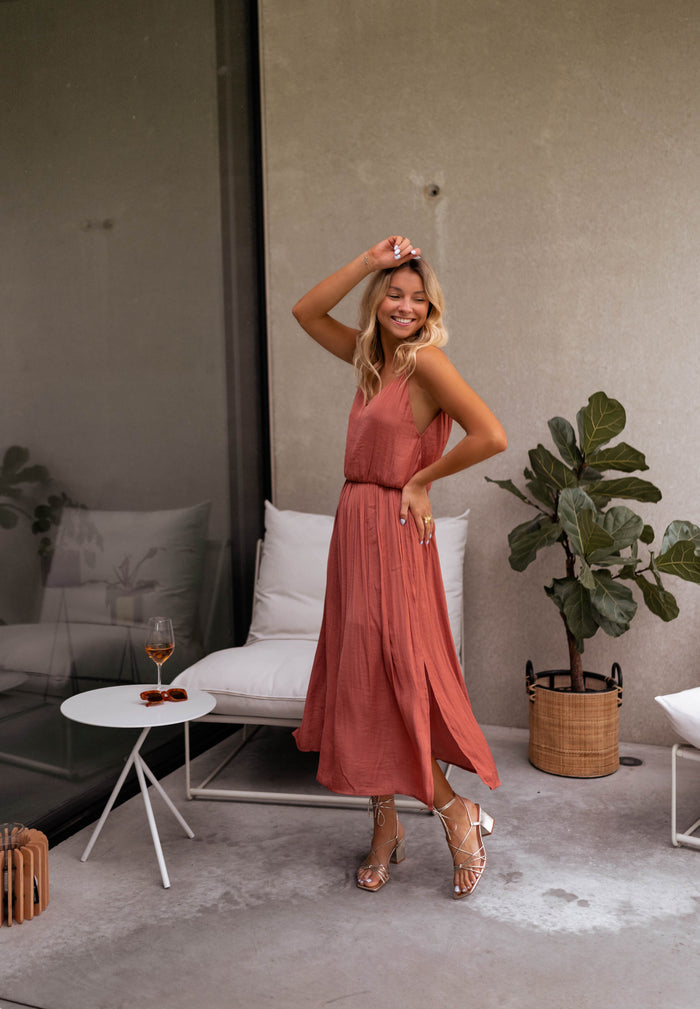 Brick Dalie silk-effect dress side view