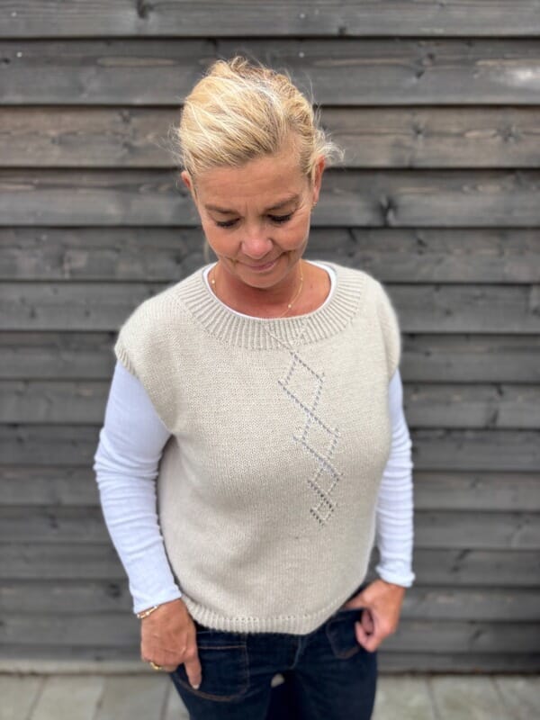 Diamond Line Vest by Siersknit, knitting kit in Önling No 1