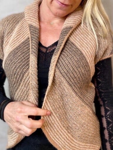 Duet vest by Hanne Falkenberg, No 20 knitting kit