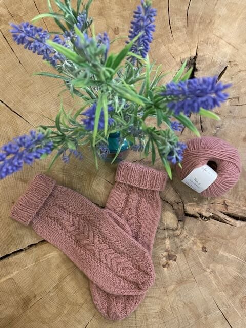 Elvira Mittens, No 1 knitting kit
