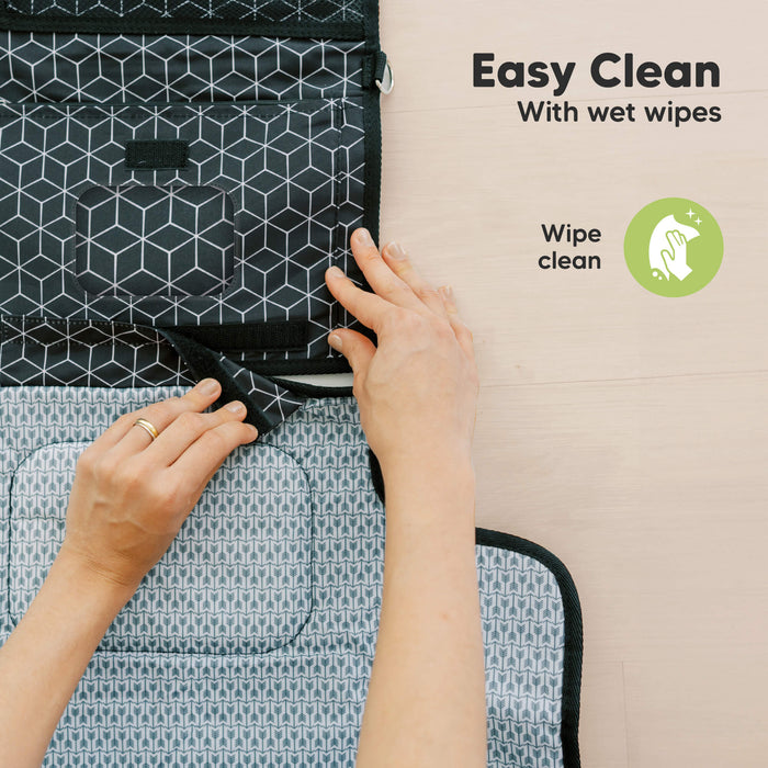 Easy Clean With wet wipes