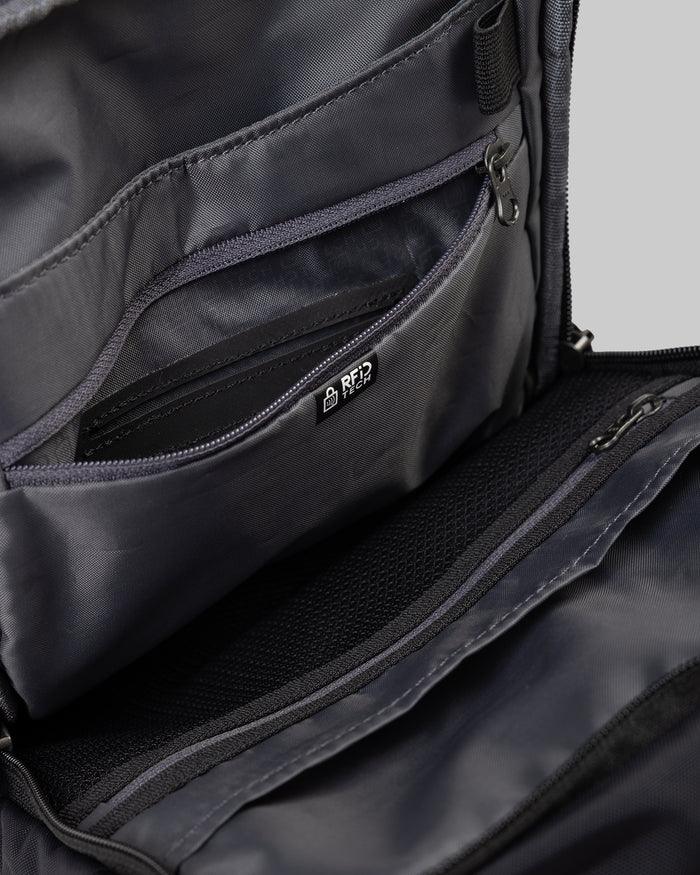 b1617_o4w_flight_rfid_pouch_d_1754351624000