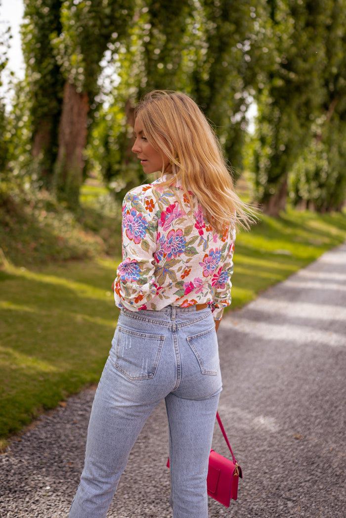 Floral Edda shirt showing collar and floral print