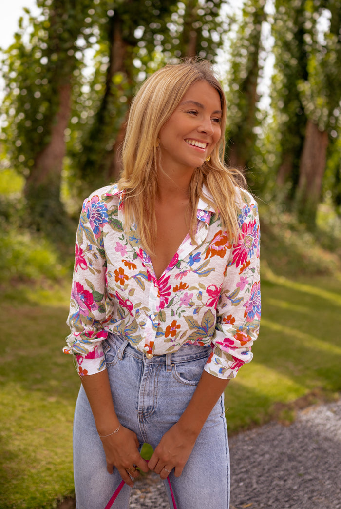 Floral Edda shirt sleeve detail