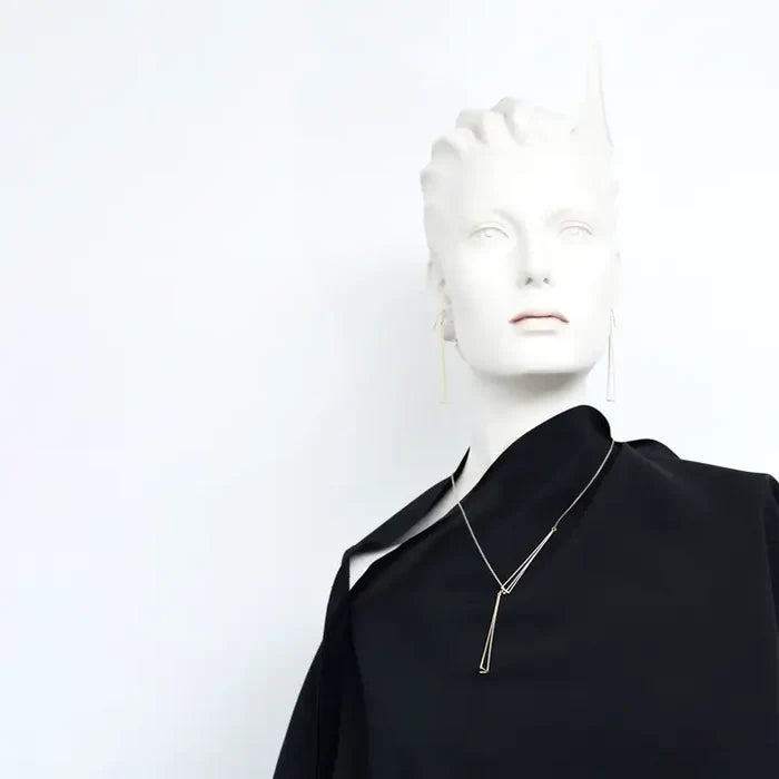 Glint Short Lariat Necklace