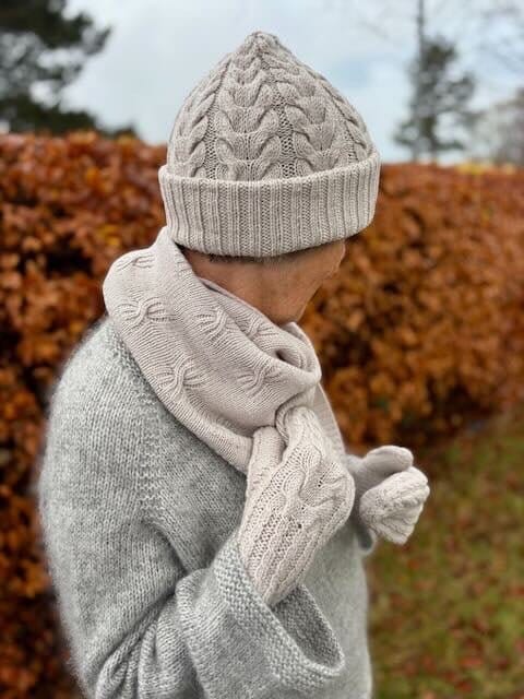 Gloria Hat, No 3 knitting kit