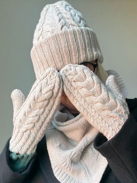 Gloria Mittens, No 3 knitting kit Knitting kits Önling - Katrine Hannibal