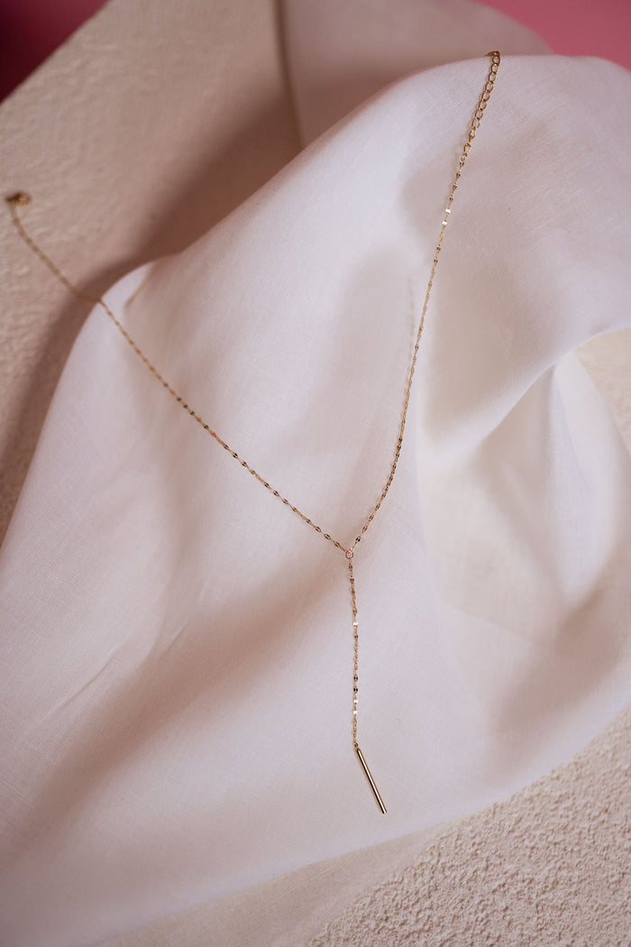 Golden Judy delicate gold chain necklace detail