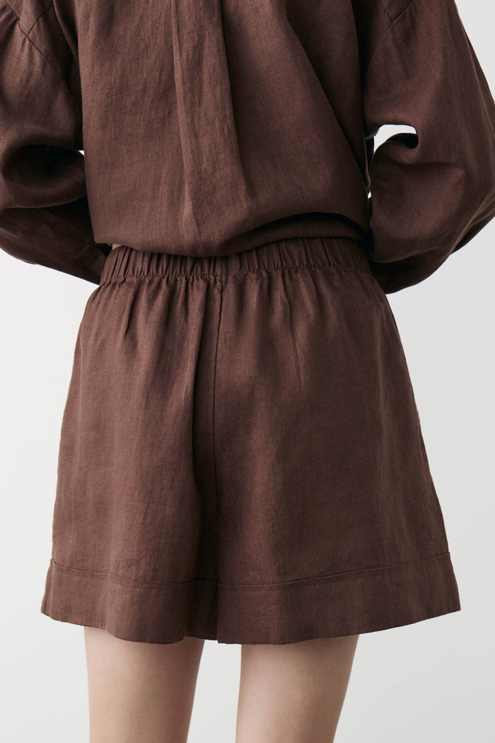 DARK BROWN