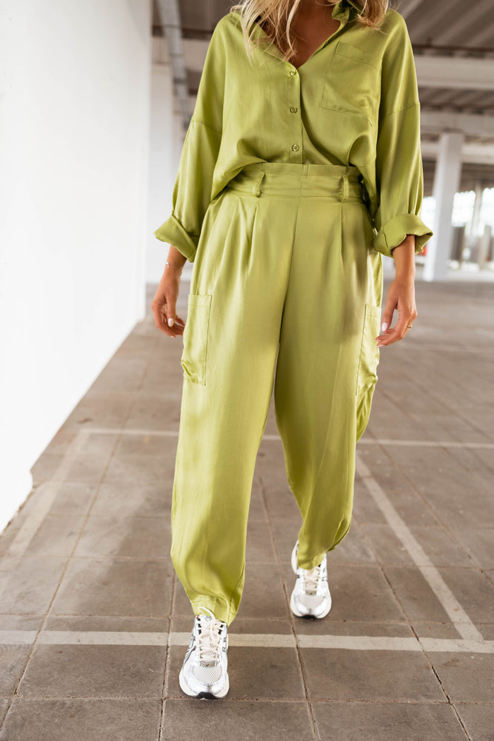Olive green Chandler cargo pants, front view