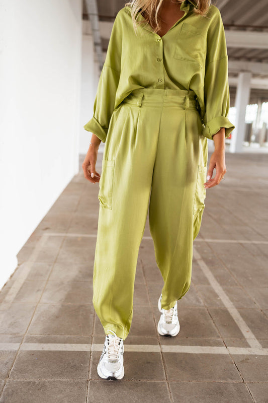 Olive green Chandler cargo pants, front view