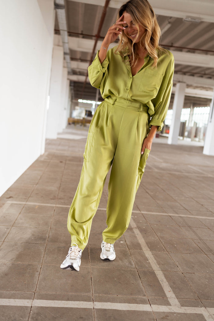 Olive green Chandler cargo pants styled outfit