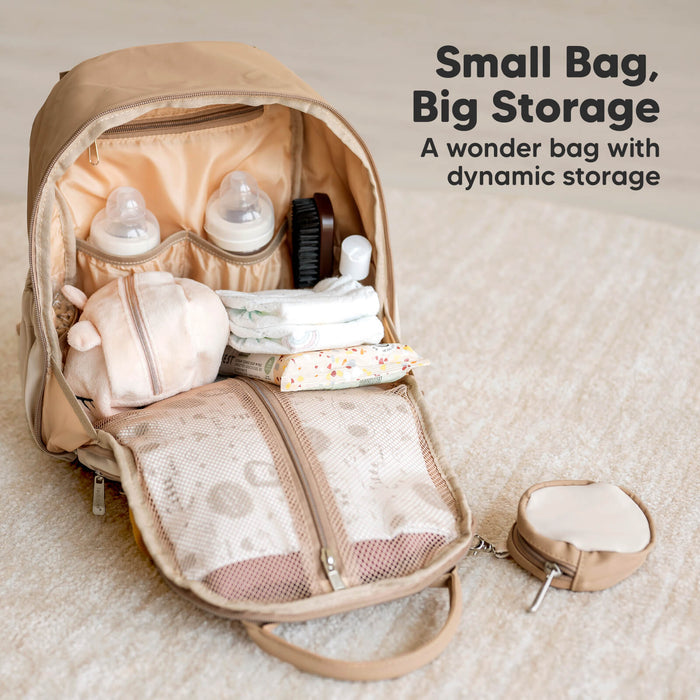 Small Bag, Big Storage
A wonder bag with dynamic storage