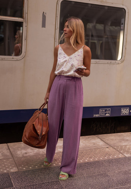 Purple linen Joey pants styled outfit