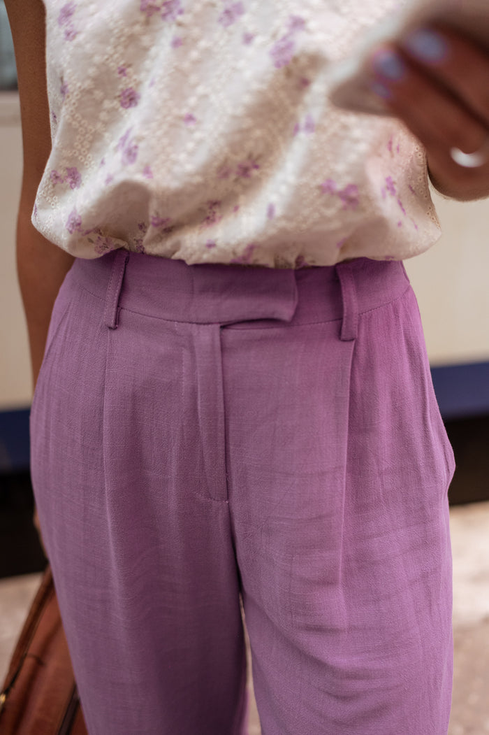 Purple linen Joey pants pocket detail