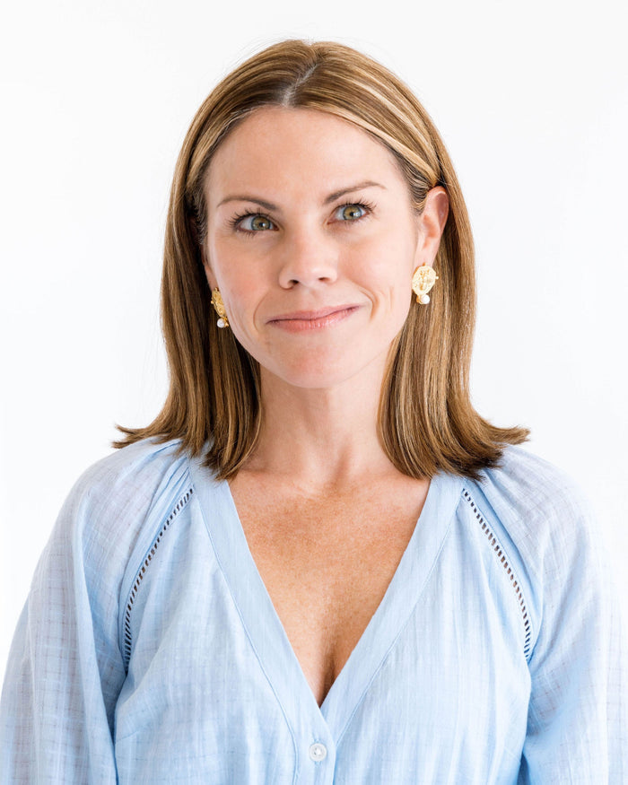 Susan Shaw Pearl Bee Stud Earrings