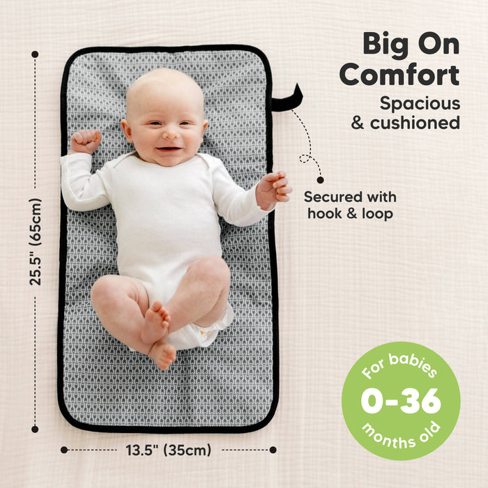 Big on Comfort, spacious cushioned surface (13.5" x 25.5" / 35cm x 65cm) for baby’s comfort anywhere.