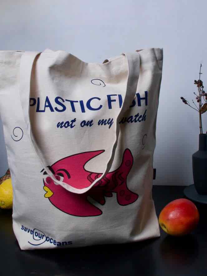 Tote in heavy, organic cotton canvas - Plastic fish, not on my watch
