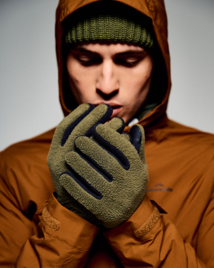 b1915_ojy_trailhead_200_fleece_gloves_b_1775616864000