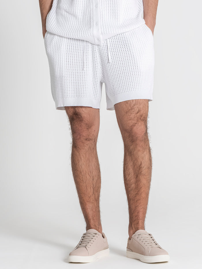shorts / White Insignia Edge Sneakers