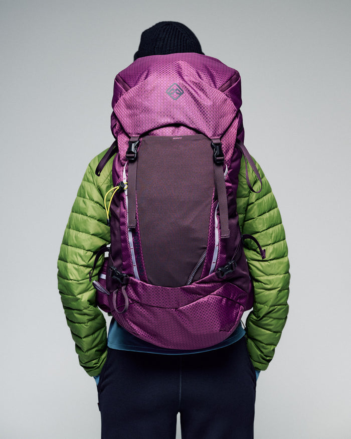 a1733_377_valorous_womens_45l_pack_b_1775617220000
