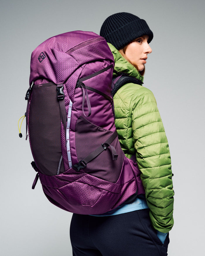 a1733_377_valorous_womens_45l_pack_f_1775615845000